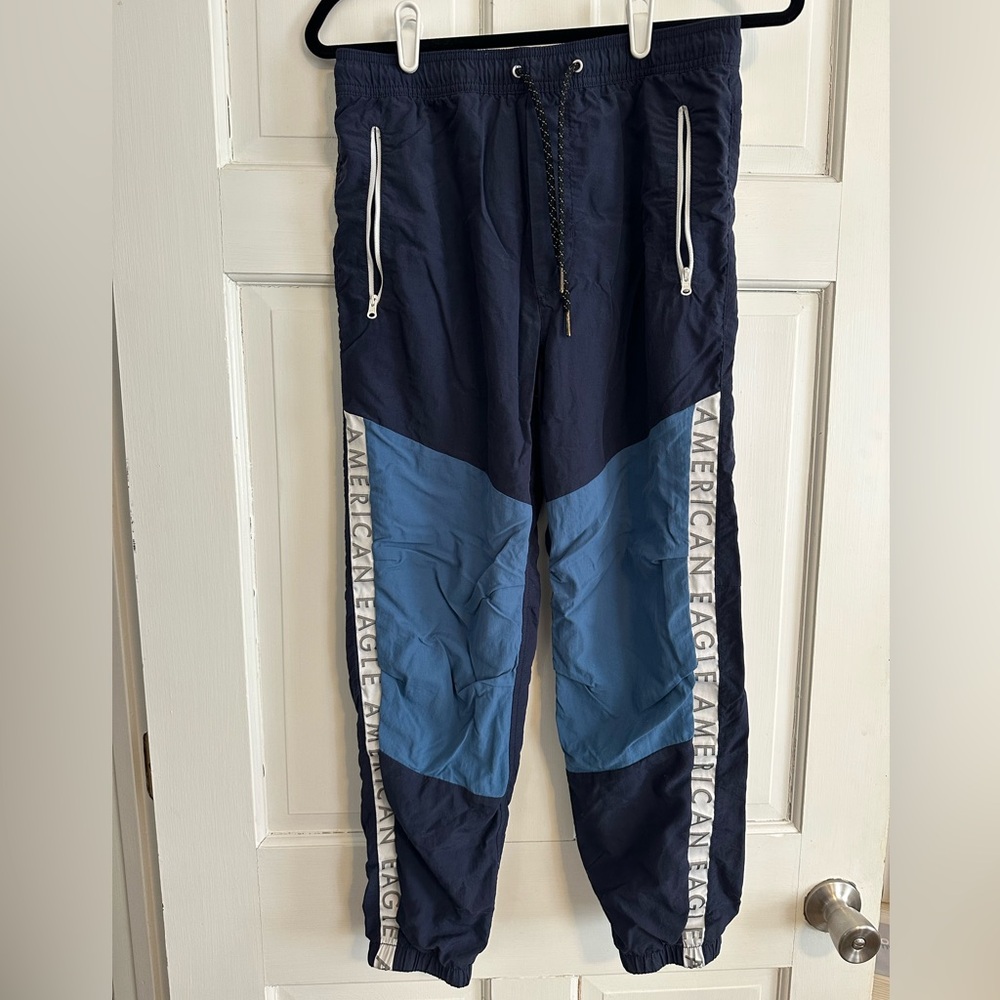 American Eagle athletic joggers